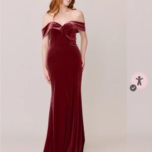Revelry Strapless Velvet Mermaid Gown in Burgundy
